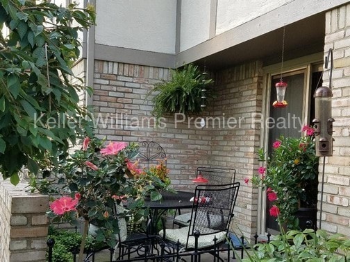 Building Photo - 126 Carrowmoor Ct