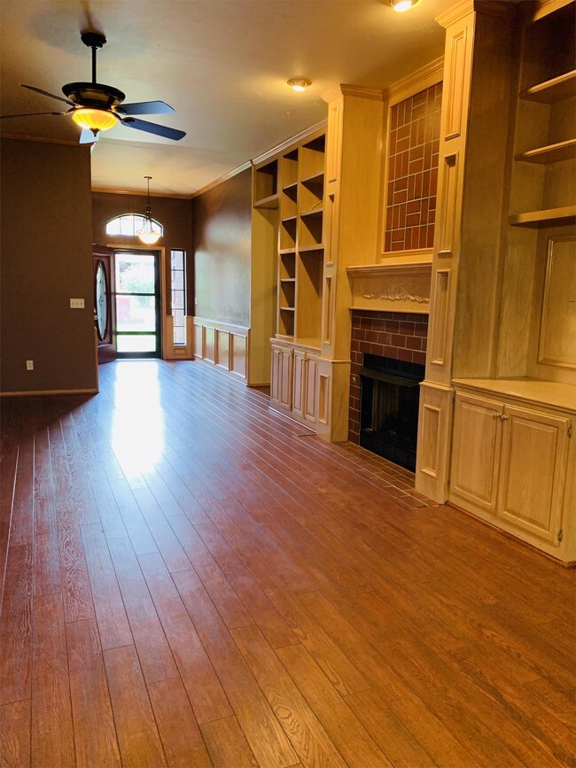 Building Photo - 2707 Pine Valley