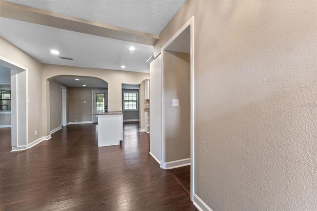 Building Photo - 4008 W Swann Ave