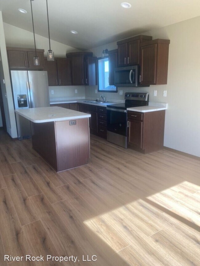 Building Photo - 3 br, 2 bath House - 6722 69th Ave S