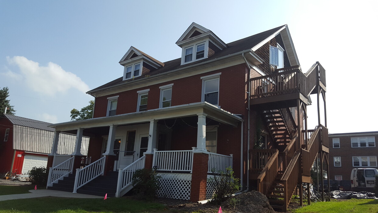 outside - 402 S Burrowes St