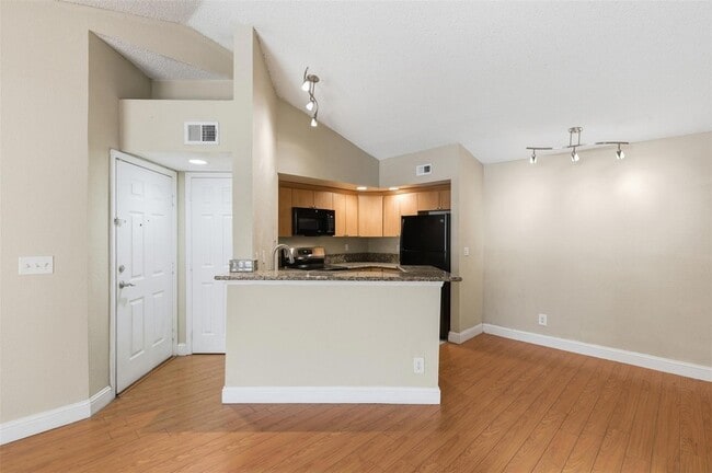 Photo - 731 Vista Isles Dr Apartment