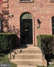 Building Photo - 9208 Annhurst St