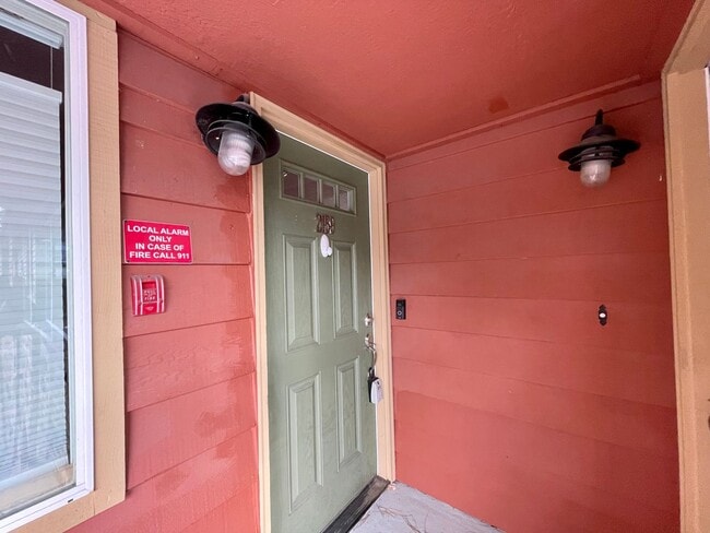 Building Photo - NE  ~ Charming  2 Bedroom 1 Bathroom Condo! Reserved Parking, Storage , Some Utilities Included! ...