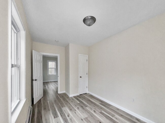 Foto del edificio - 8-10 Varnum St