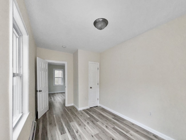 Building Photo - 8-10 Varnum St