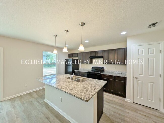 Foto del edificio - 3082 W 19th St