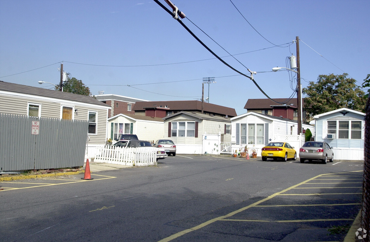 Building Photo - Sunset Bay Mobile Home Park