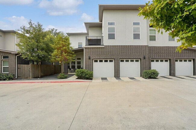 Building Photo - 3905 Clawson Rd