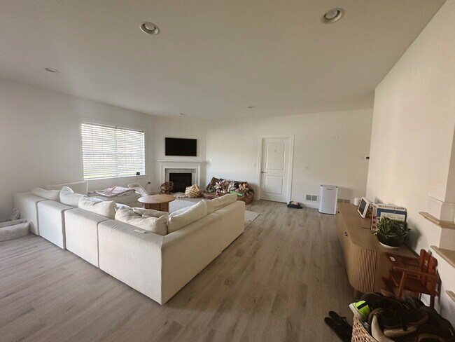 Foto del edificio - 206 Buckton Dr