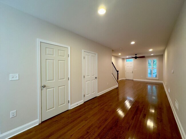 Foto del edificio - Charming 3 Bedroom/3 Bathroom Townhome in Middle East Neighborhood, Baltimore!