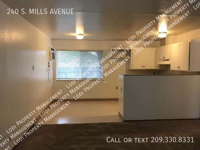 Building Photo - 240 S Mills Ave