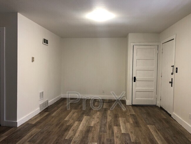 Foto del edificio - 104 W Hudson St