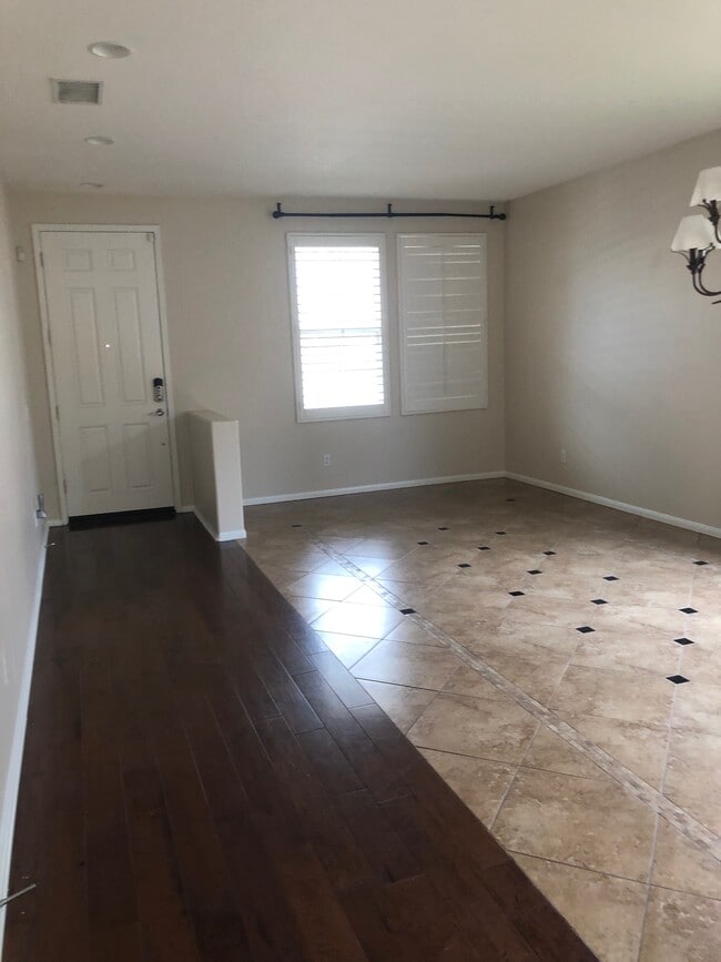 Building Photo - 27528 N Weeping Willow Dr