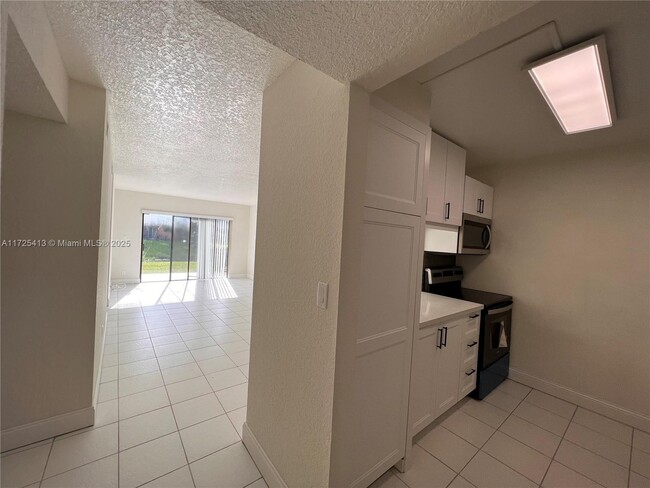 Foto del edificio - 11477 NW 39th Ct