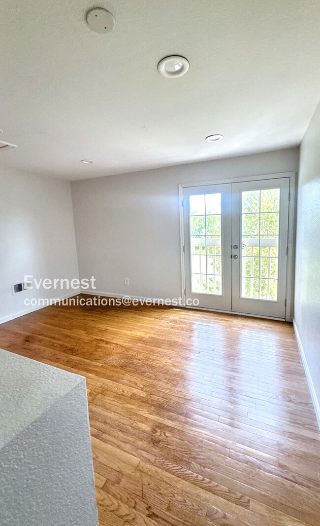 Building Photo - 2860 W Centennial Dr