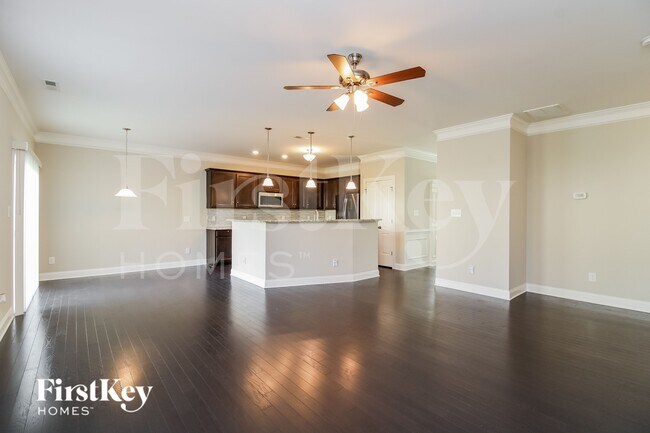 Foto del edificio - 2207 Talon Dr