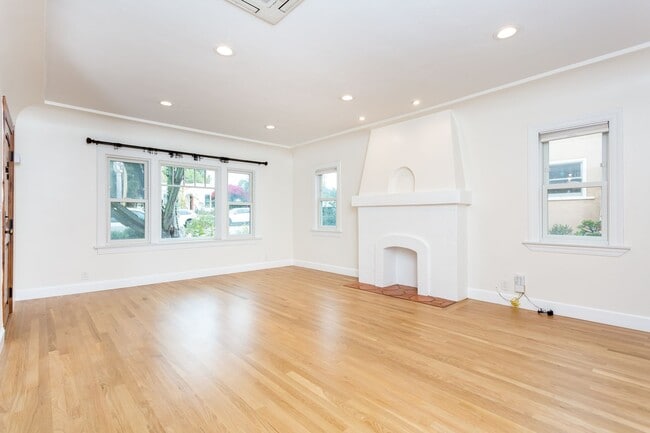 Building Photo - 3407-3411 33rd Street