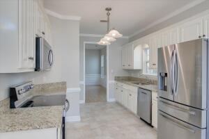 Building Photo - 702 Lakeside Landing Ct