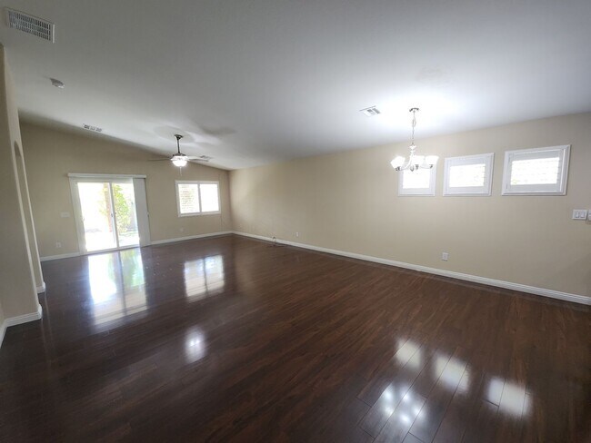 Building Photo - Single Story Home in Beautiful Gated Commu...