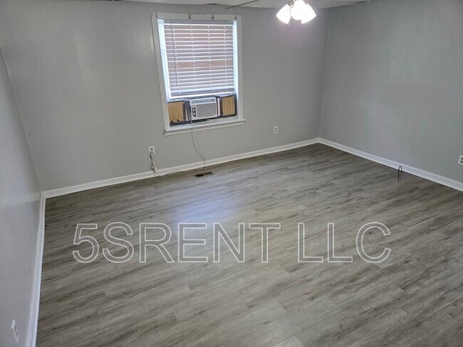 Foto del edificio - 236 S Mary Ellen St