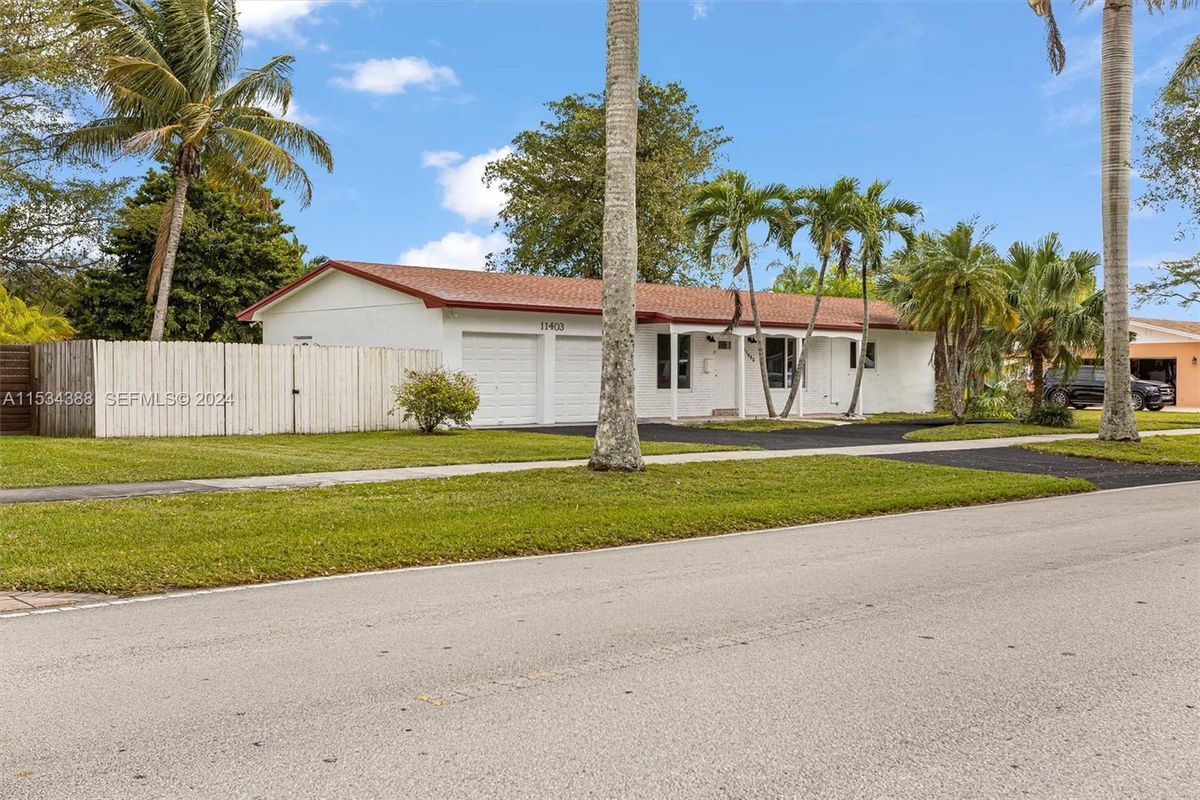 Building Photo - 11403 SW 107th Ave