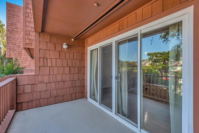 Foto del edificio - 920 Mission Rd