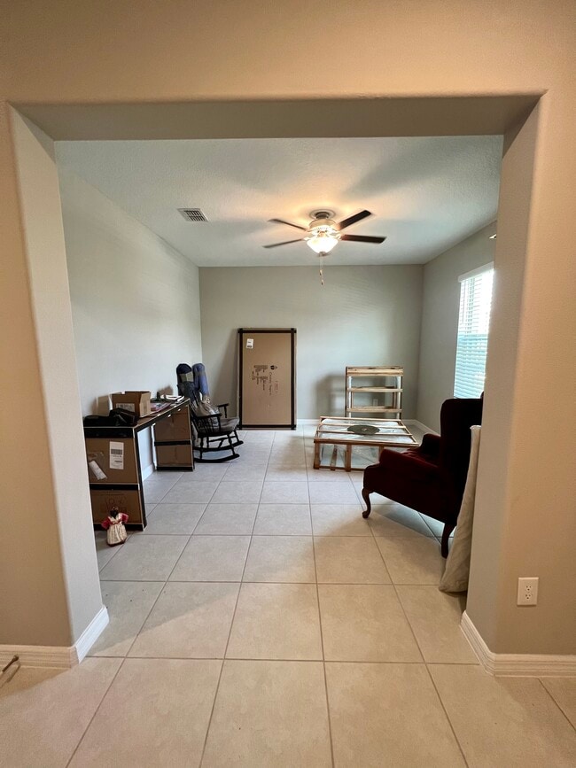 Building Photo - 352 Argyll Dr