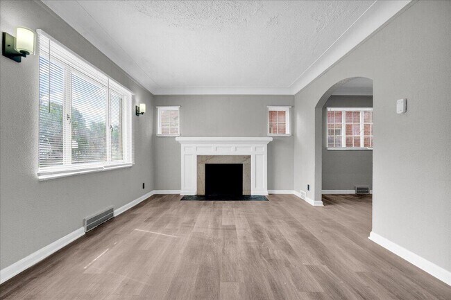 Foto del edificio - 16639 Ward Ave