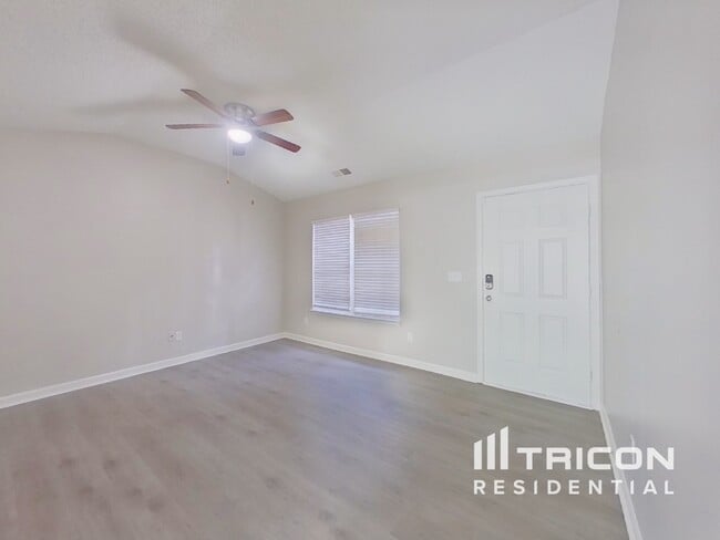 Building Photo - 2916 Westwinds Ct