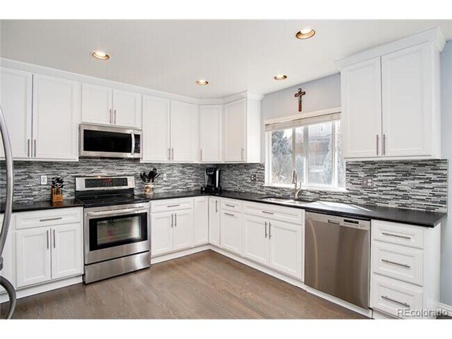 Foto del edificio - 8523 Bluegrass Cir