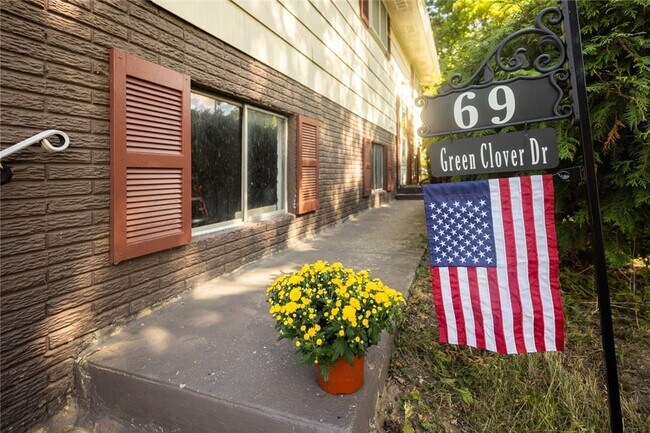 Building Photo - 69 Green Clover Dr