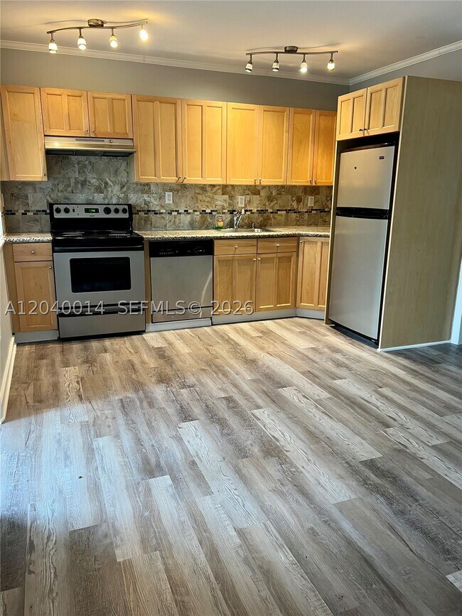 Foto del edificio - 590 NW 40th St