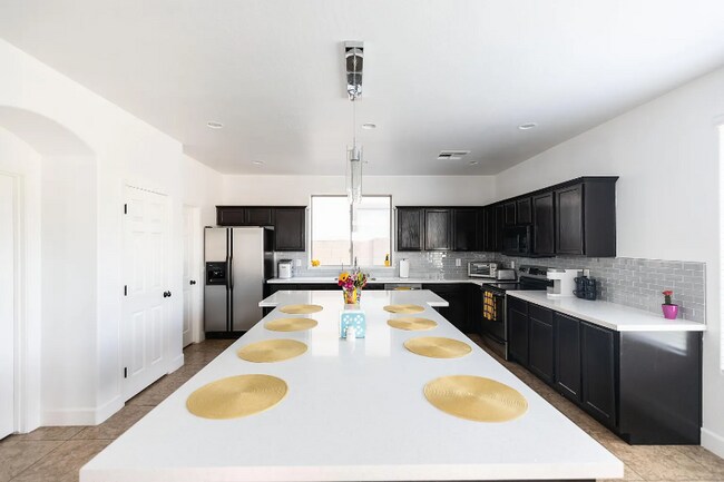 Building Photo - 3179 S Southwind Dr