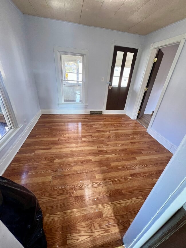 Building Photo - Birch