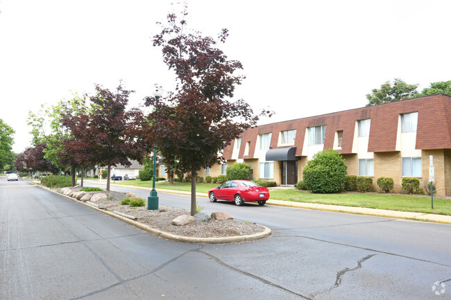 Building Photo - Willow Creek Apartments