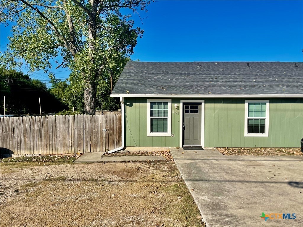 Foto principal - 901 Allen St