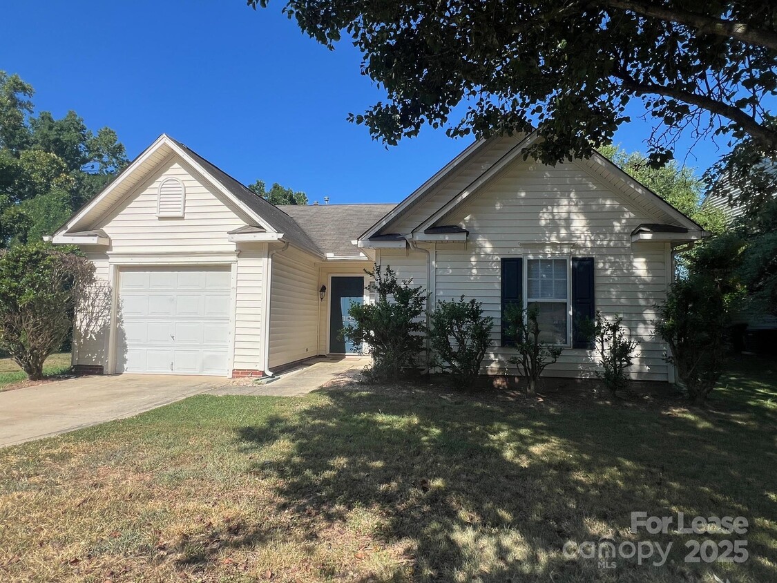 Primary Photo - 110 Endicott Ct