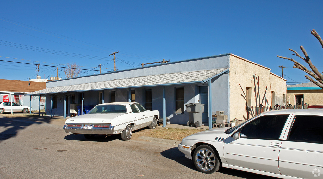 Building Photo - 112 Tangier St