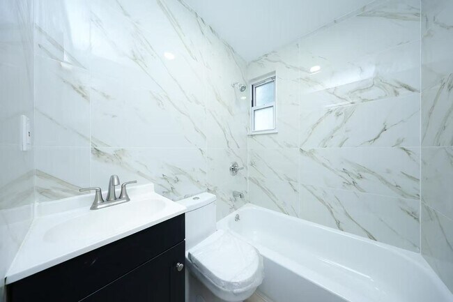 Foto del edificio - 1632 W 4th St