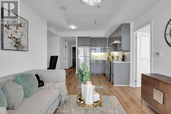 Building Photo - 17 Zorra St