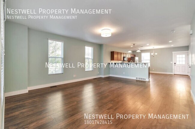 Foto del edificio - Charming 4-Bedroom Daybreak Townhome with ...