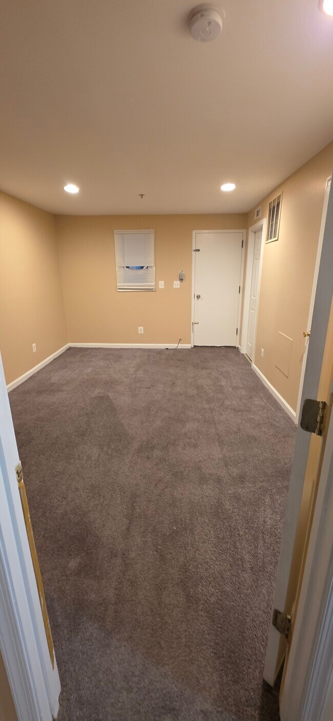 Foto del edificio - 219-1/2 E North Ave-Apt B