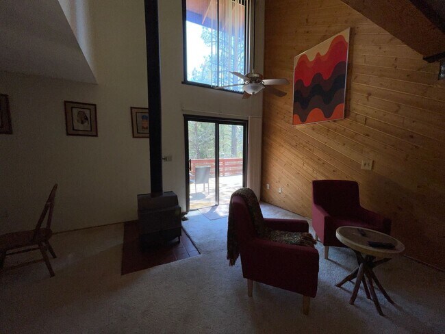Building Photo - 2 br, 1.5 bath House - 42709 Alta Vista Ave.