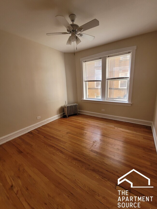 Foto del edificio - 5028 N Springfield Ave
