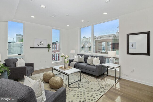 Foto del edificio - Olde Kensington Two Bedroom Condo
