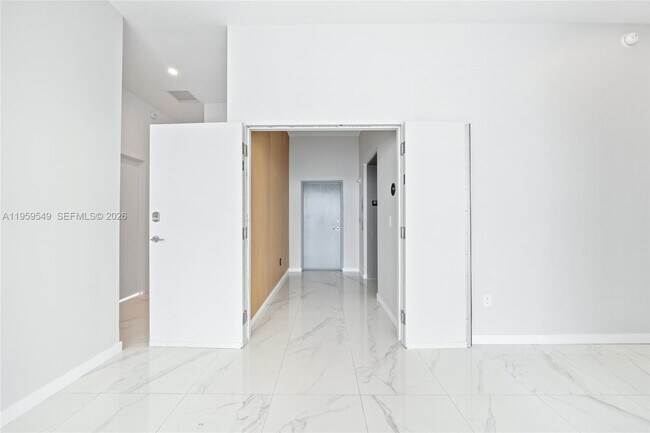 Foto del edificio - 480 NE 31st St