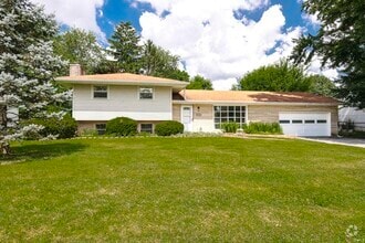 Building Photo - 3512 S Bainbridge Dr