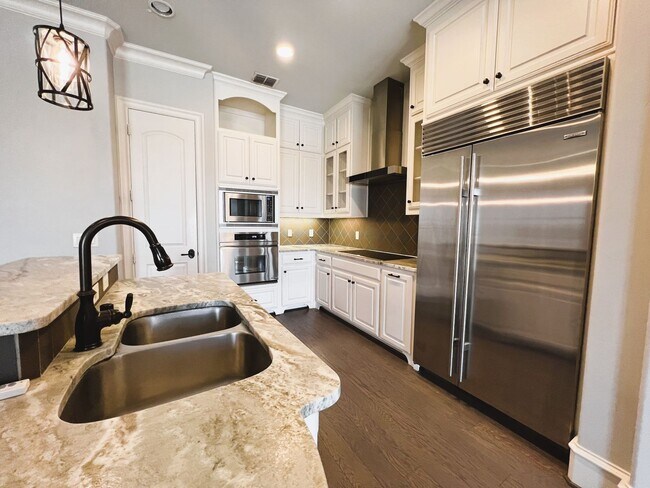 Building Photo - Mediterranean Style 1/1 Condo Andriatica V...
