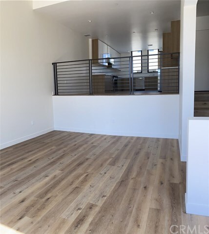 Building Photo - 501 N Santa Anita Ave